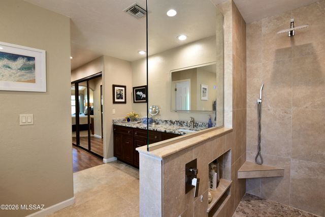 1138 W Masters Circle W, Tucson, AZ 85737