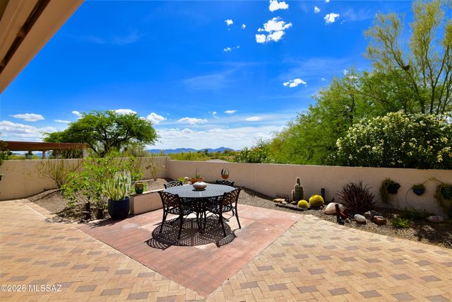 1138 W Masters Circle W, Tucson, AZ 85737