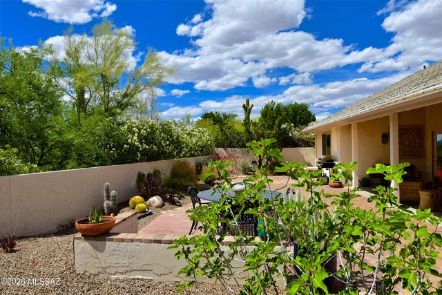 1138 W Masters Circle W, Tucson, AZ 85737