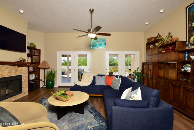 1138 W Masters Circle W, Tucson, AZ 85737