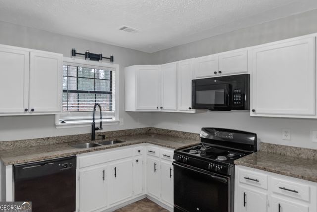 321 Summerwood Lane, Stockbridge, GA 30281