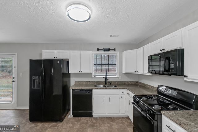 321 Summerwood Lane, Stockbridge, GA 30281