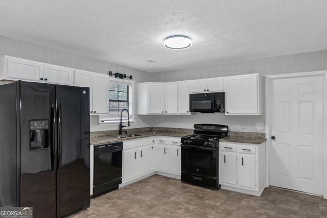 321 Summerwood Lane, Stockbridge, GA 30281