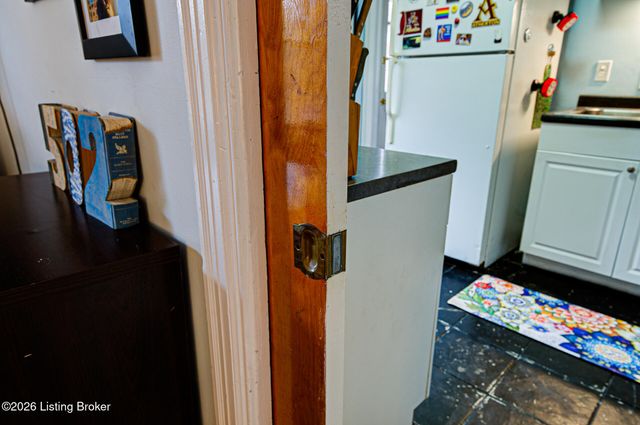 1855 Gresham Rd, Louisville, KY 40205