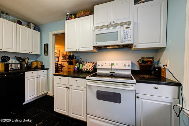 1855 Gresham Rd, Louisville, KY 40205