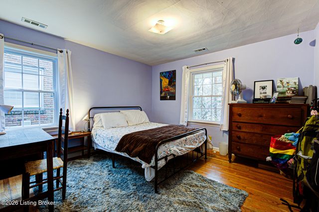 1855 Gresham Rd, Louisville, KY 40205