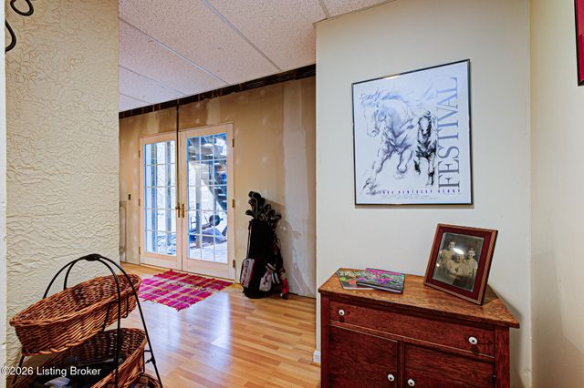 1855 Gresham Rd, Louisville, KY 40205