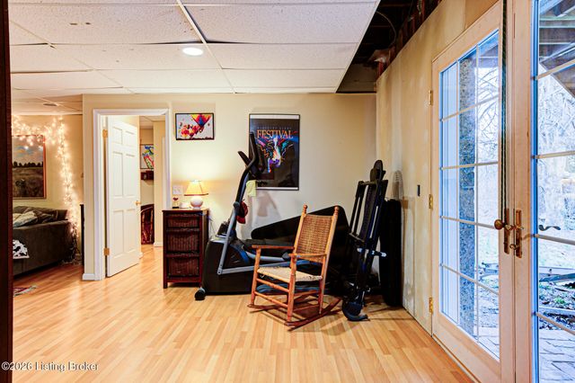 1855 Gresham Rd, Louisville, KY 40205