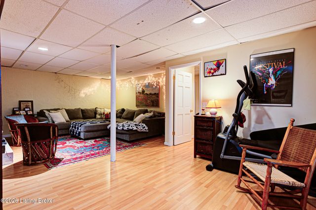 1855 Gresham Rd, Louisville, KY 40205