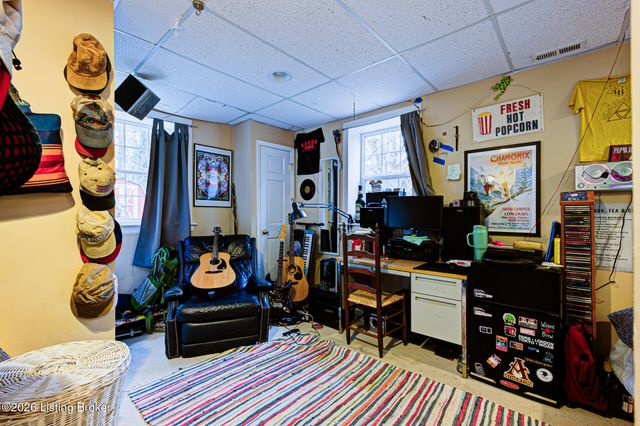 1855 Gresham Rd, Louisville, KY 40205