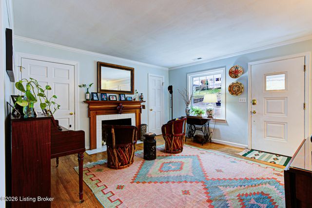 1855 Gresham Rd, Louisville, KY 40205