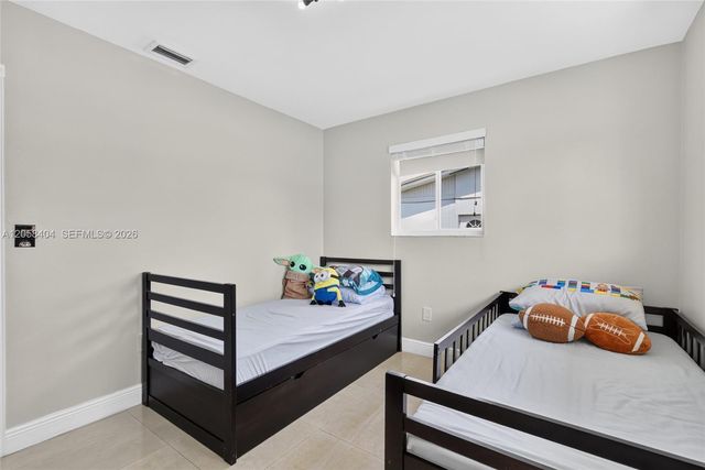 1271 W 78th Street, Hialeah, FL 33014