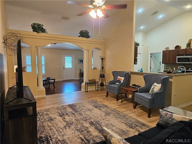 41 Fringetree Street, Homosassa, FL 34446
