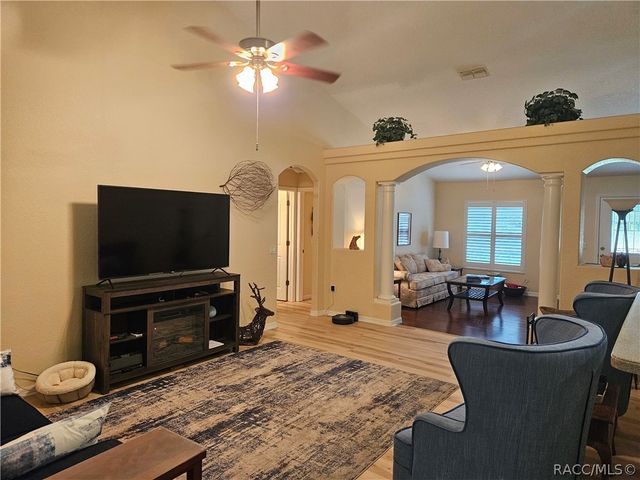 41 Fringetree Street, Homosassa, FL 34446