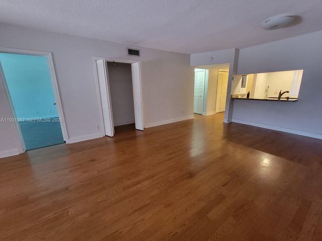 4321 NW 9th Avenue 102, Deerfield Beach, FL 33064