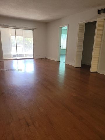 4321 NW 9th Avenue 102, Deerfield Beach, FL 33064