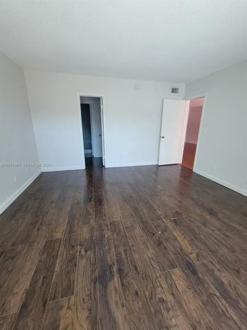 4321 NW 9th Avenue 102, Deerfield Beach, FL 33064