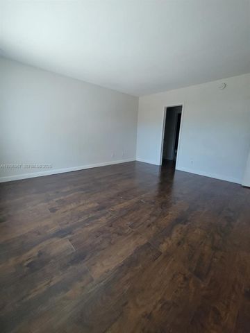 4321 NW 9th Avenue 102, Deerfield Beach, FL 33064