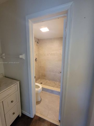 4321 NW 9th Avenue 102, Deerfield Beach, FL 33064