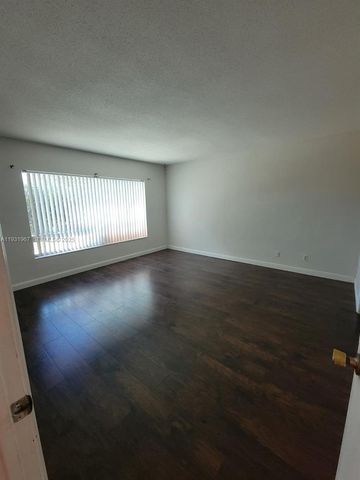 4321 NW 9th Avenue 102, Deerfield Beach, FL 33064
