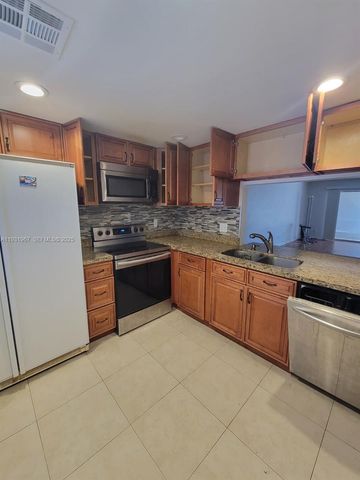 4321 NW 9th Avenue 102, Deerfield Beach, FL 33064
