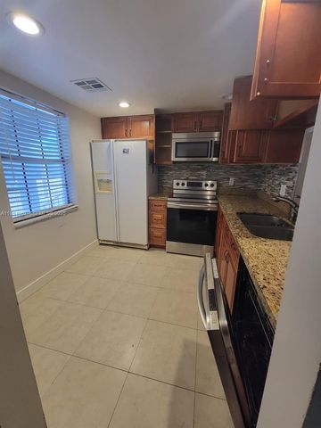 4321 NW 9th Avenue 102, Deerfield Beach, FL 33064