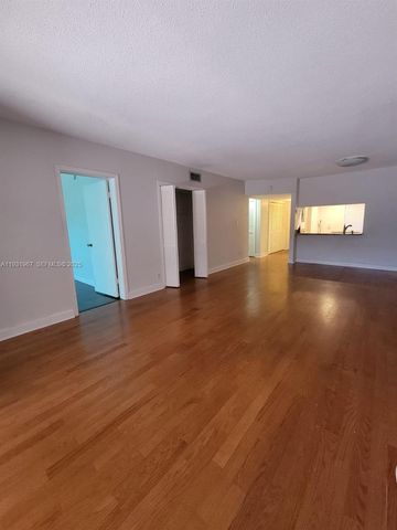 4321 NW 9th Avenue 102, Deerfield Beach, FL 33064