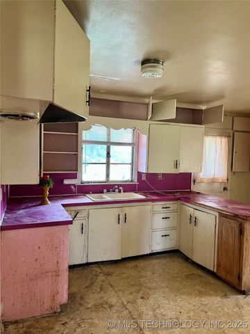 1636 E 4th Street, Okmulgee, OK 74447