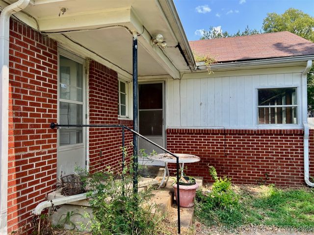 1636 E 4th Street, Okmulgee, OK 74447