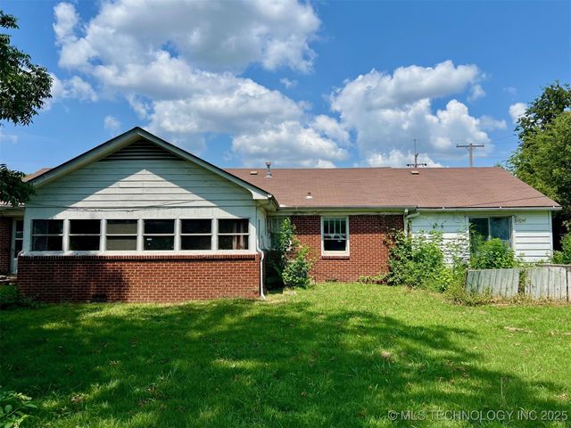 1636 E 4th Street, Okmulgee, OK 74447