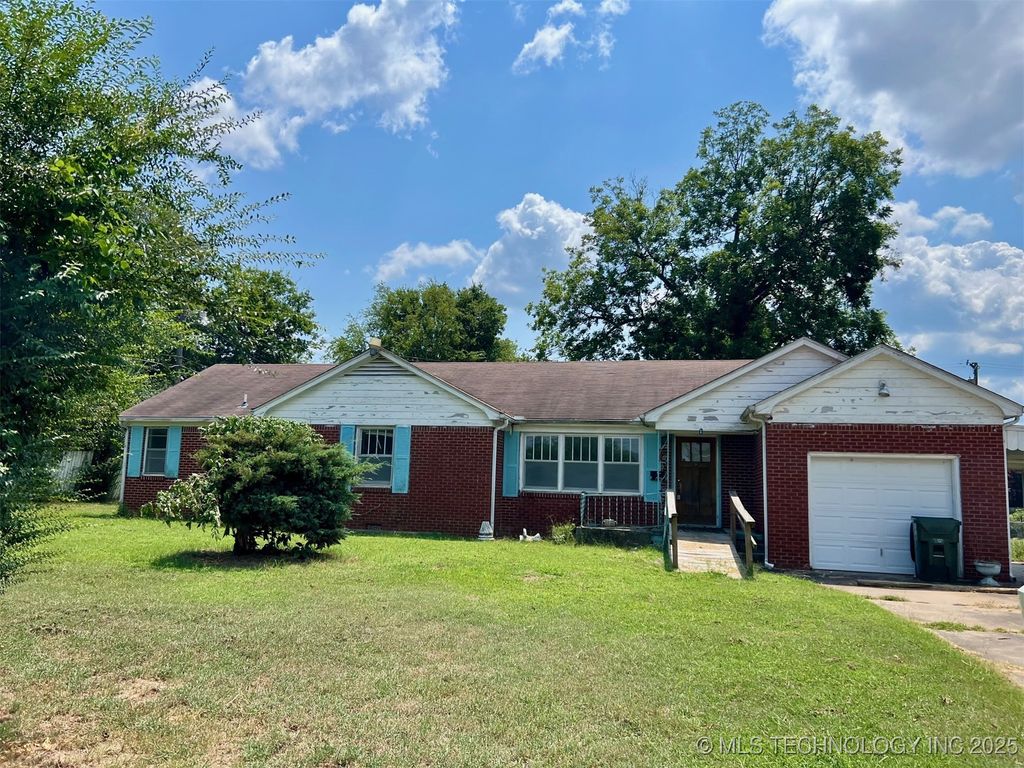 1636 E 4th Street, Okmulgee, OK 74447