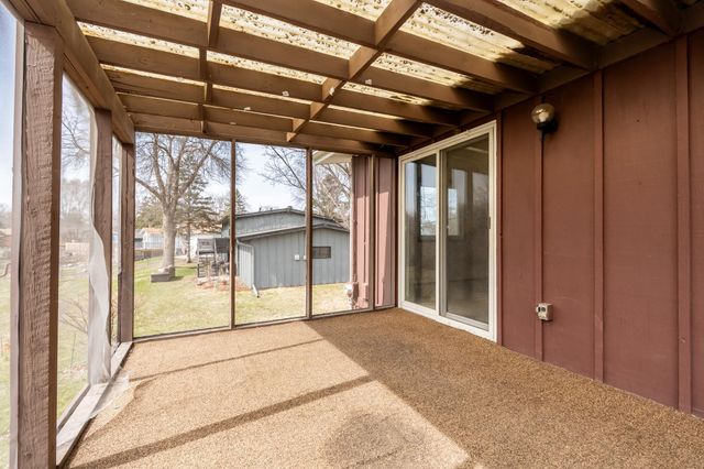 6401 Shingle Creek Drive, Brooklyn Park, MN 55445