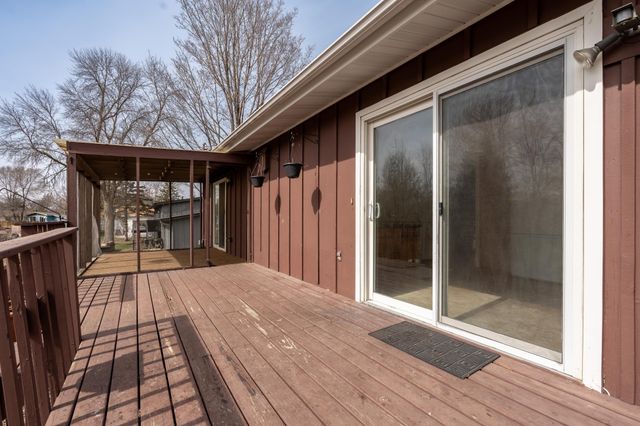 6401 Shingle Creek Drive, Brooklyn Park, MN 55445