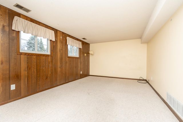 6401 Shingle Creek Drive, Brooklyn Park, MN 55445
