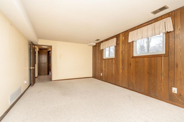 6401 Shingle Creek Drive, Brooklyn Park, MN 55445
