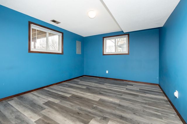 6401 Shingle Creek Drive, Brooklyn Park, MN 55445