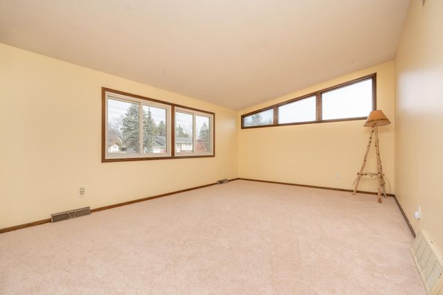 6401 Shingle Creek Drive, Brooklyn Park, MN 55445