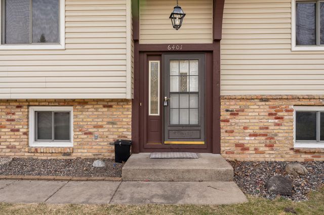6401 Shingle Creek Drive, Brooklyn Park, MN 55445