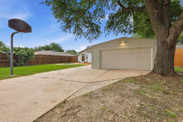 6333 Symphony Lane, Dallas, TX 75227