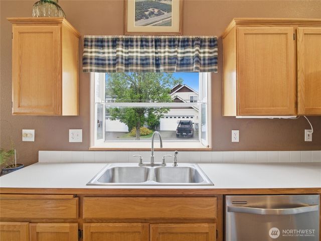 5042 Chambers Creek Loop SE, Olympia, WA 98501