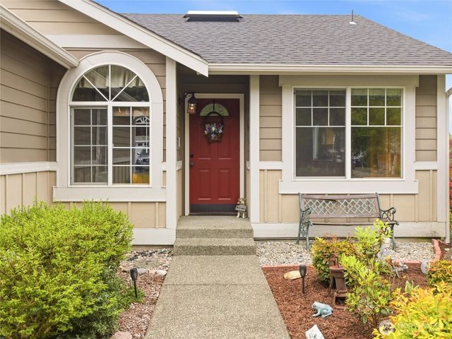 5042 Chambers Creek Loop SE, Olympia, WA 98501