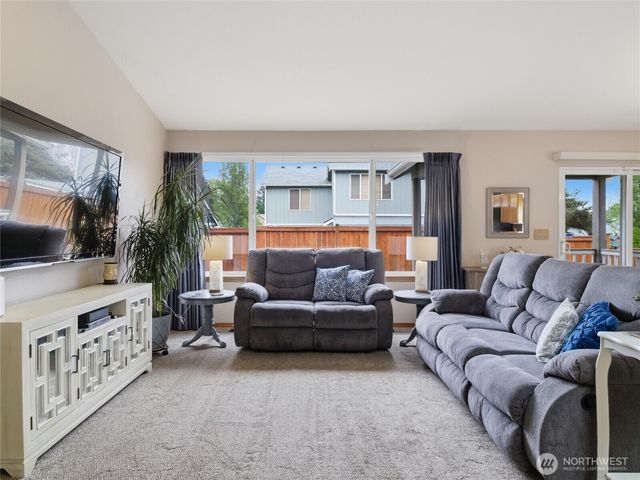 5042 Chambers Creek Loop SE, Olympia, WA 98501