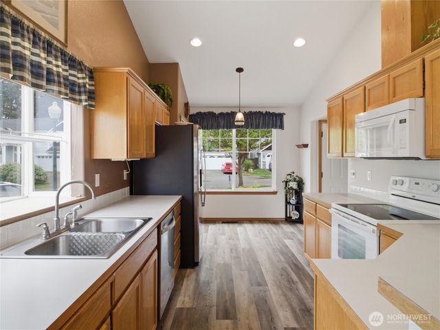 5042 Chambers Creek Loop SE, Olympia, WA 98501