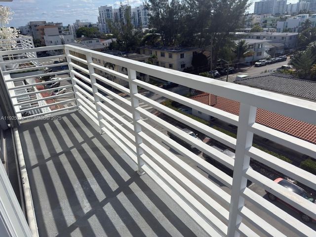 7800 carlyle Ave. 6C, Miami Beach, FL 33141