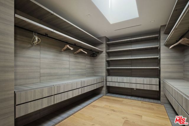 952 N Laurel Avenue, Los Angeles, CA 90046