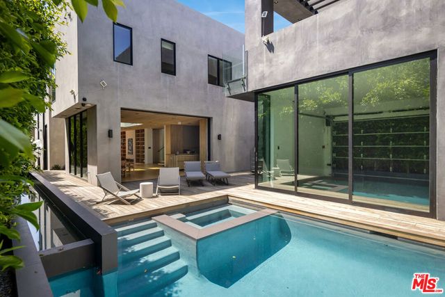 952 N Laurel Avenue, Los Angeles, CA 90046