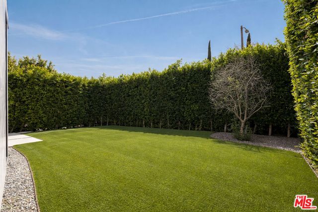 952 N Laurel Avenue, Los Angeles, CA 90046