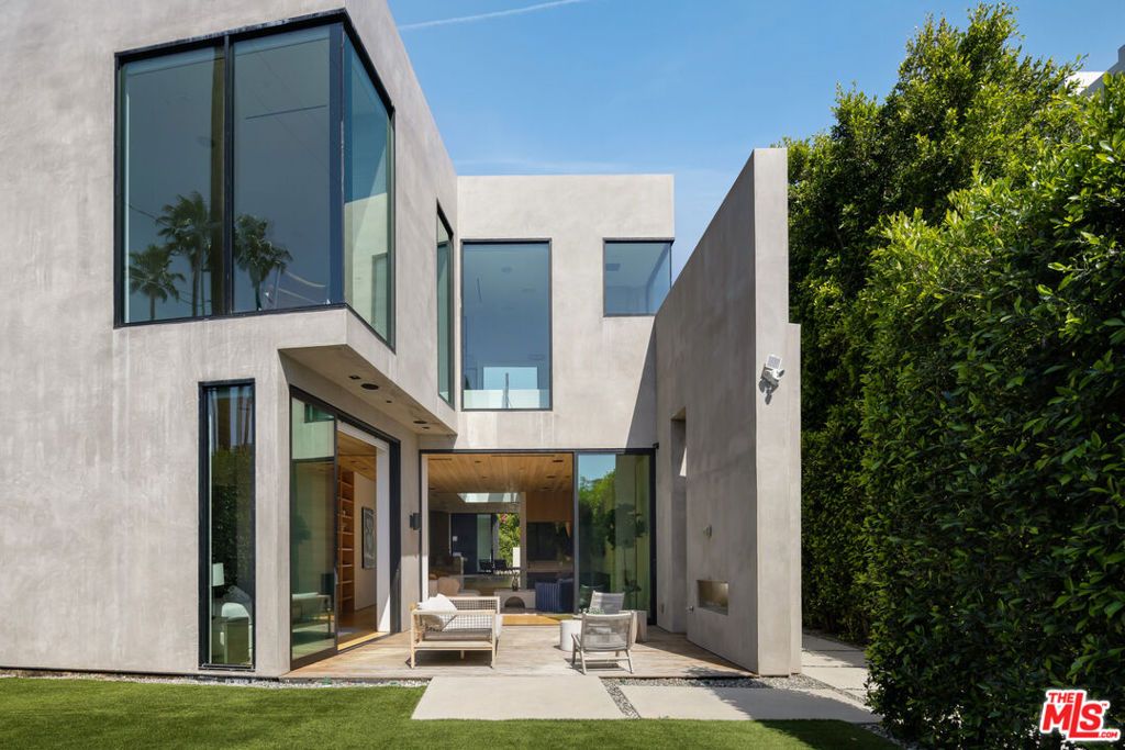 952 N Laurel Avenue, Los Angeles, CA 90046