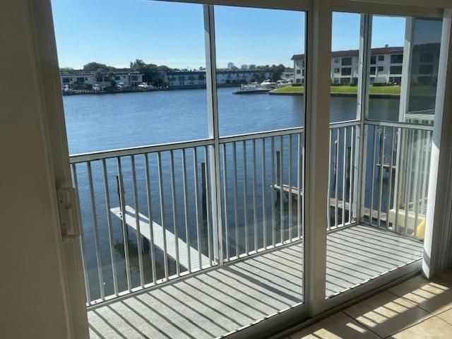 400 Northlake Court 204, North Palm Beach, FL 33408