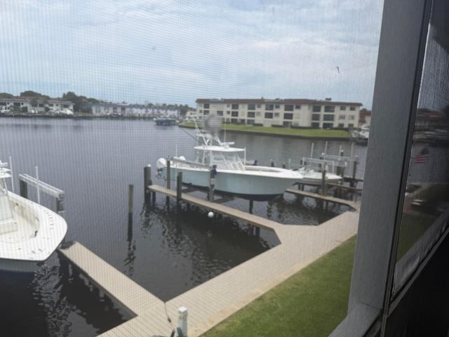 400 Northlake Court 204, North Palm Beach, FL 33408